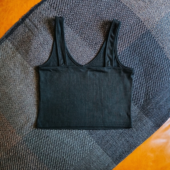 Shein Black Ribbed Cropped Tank (Size M) - Picture 3 of 4
